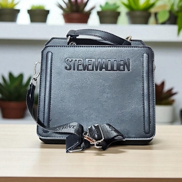 Steve Madden Black Bag - Picture 1 of 3
